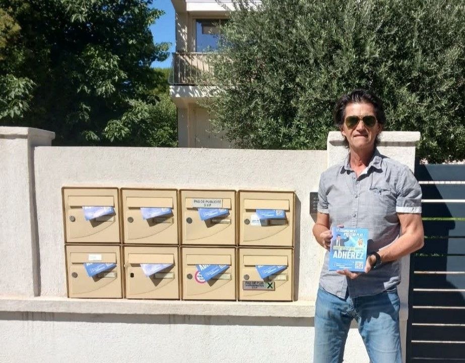 RNational13's tweet photo. Un grand merci à nos militants mobilisés chaque jour aux quatre coins de notre département pour porter la candidature de @MLP_officiel ! https://t.co/l8HrhMi0i8