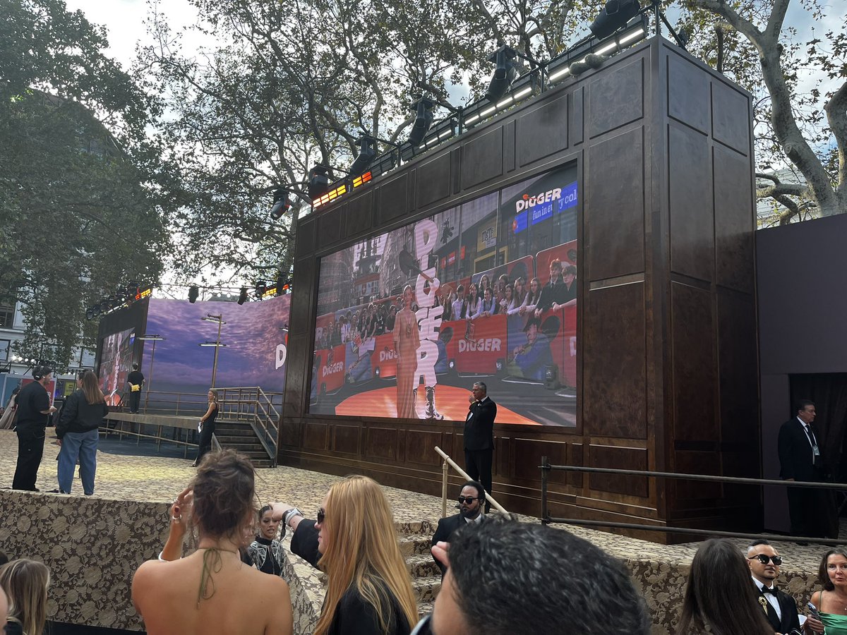 CruiseCrave's tweet photo. Sandra Hüller has arrived at the Digger premiere https://t.co/zYqgJSkK37