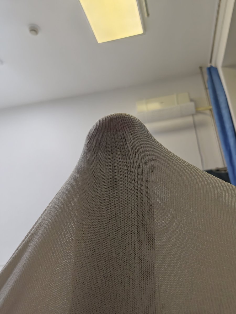 zhusunSR's tweet photo. 好多水🥵，有没有人找我买yw啊，被我穿的超级贱的黄底袜子，转推看👀 https://t.co/9SLMAsbGSc