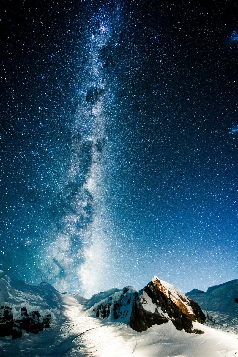 astrooalert's tweet photo. Milky Way from Antarctica😍 https://t.co/wCiobwzaOg