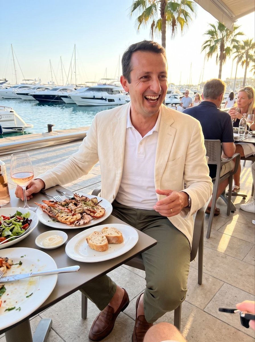 Noah_paull's tweet photo. Enjoying the beauty of the moment where great conversations, delicious food, and a peaceful waterfront view come together.

#LifestyleMoments #WaterfrontViews #GoodTimes #TravelLife #RelaxingVibes https://t.co/Rmuog9dQgE
