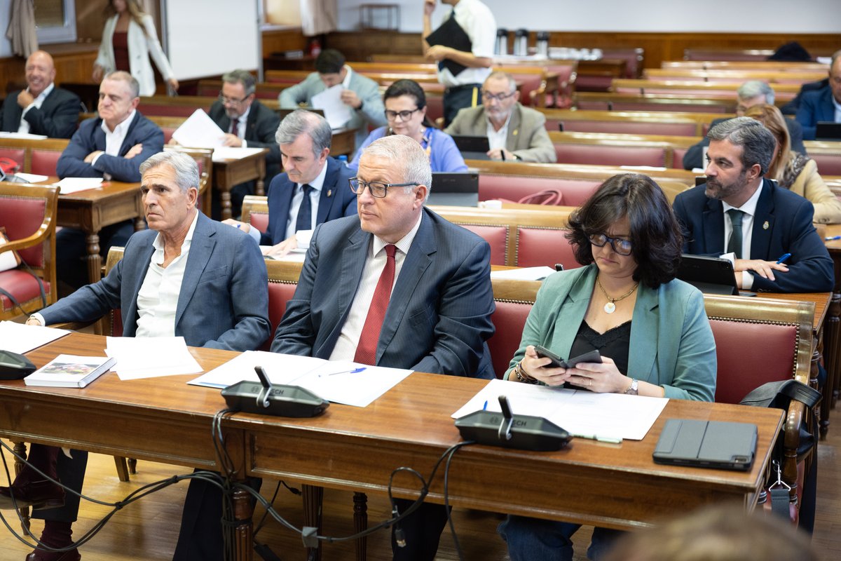 Senadoesp's tweet photo. 👉Finaliza la sesión de la Comisión de Transportes y Movilidad Sostenible en la que se han aprobado 5 mociones

➡️Web: https://t.co/79Wu1nMbnf

📰Noticia: https://t.co/XbMcXgM73c https://t.co/QcxxaN2cPF