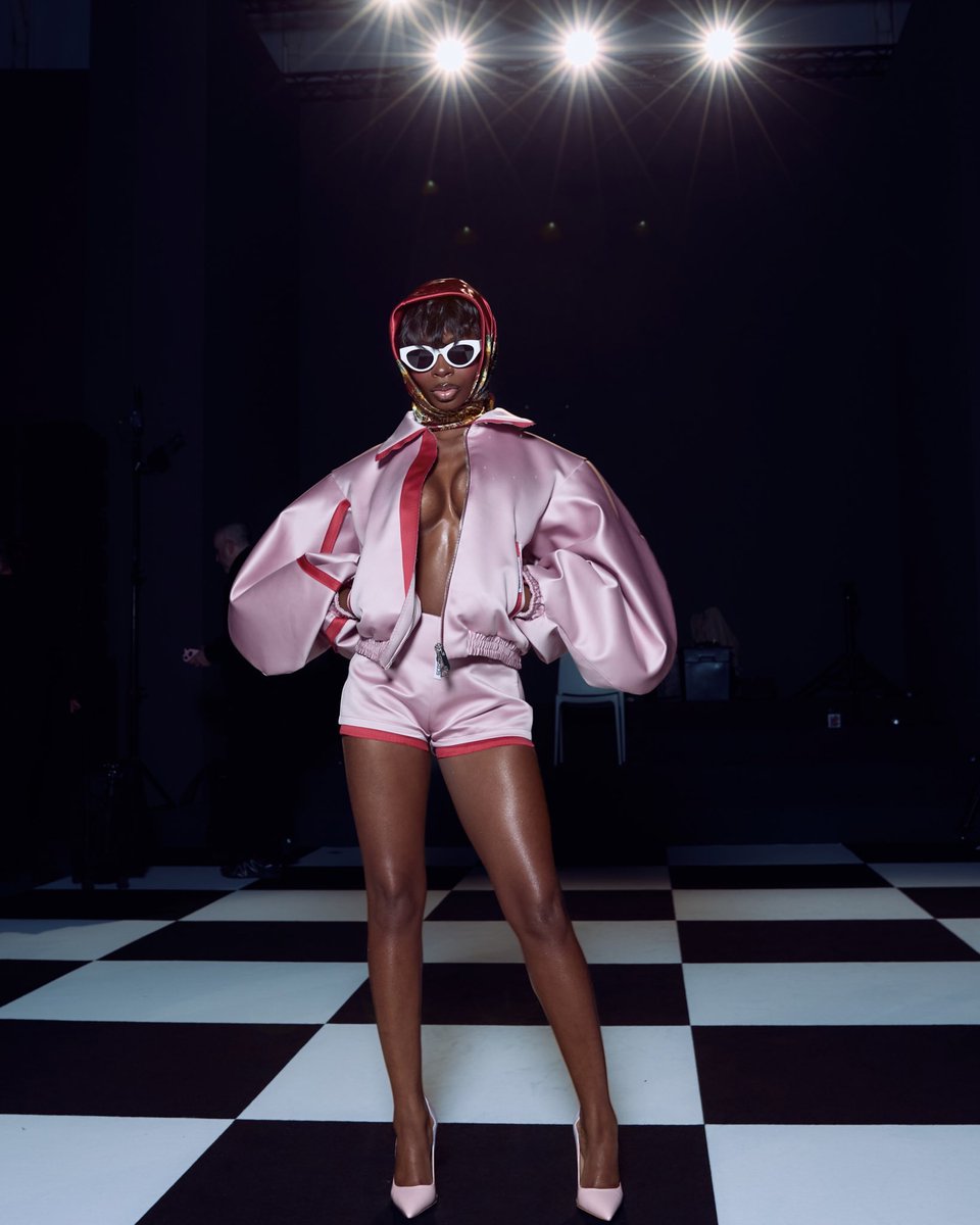 _myyba's tweet photo. This pink and red GCDS set Olandria wore last year  really gave chic Barbie. 
The anticipation of the first look of Olandria at Milan fashion week is killing  me 
OLANDRIA AT MFWSS27
#OlandriaxMFWSS27 #Olandria https://t.co/A6hX3nMfqo