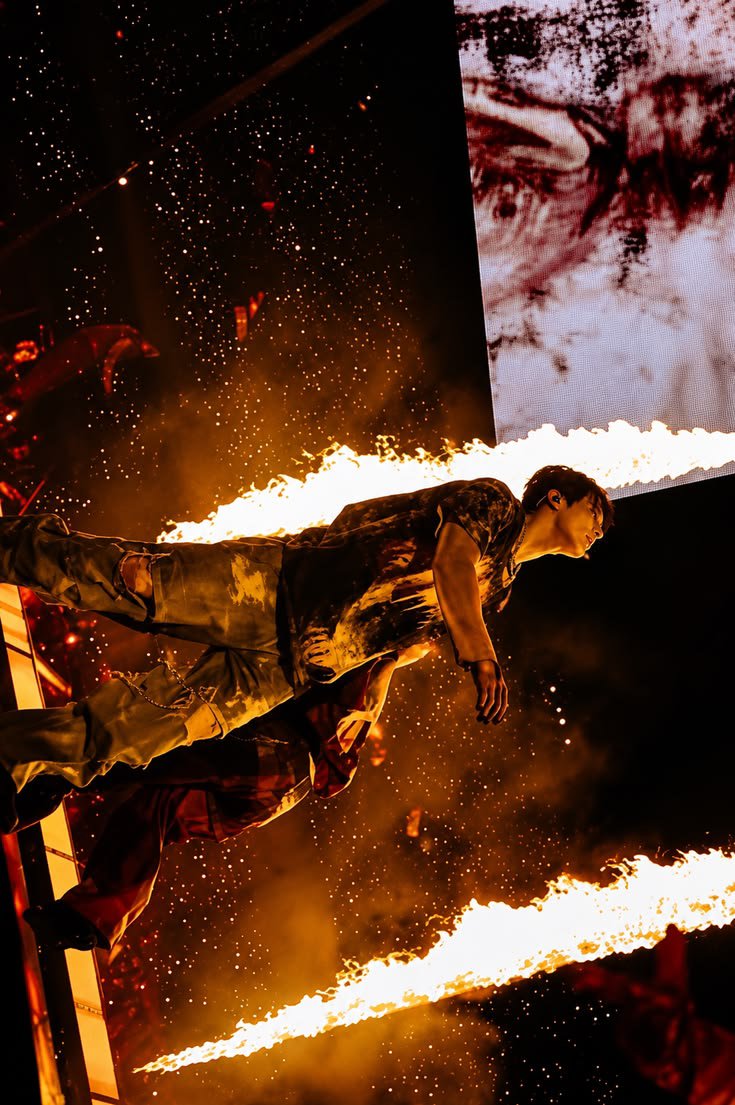 jjkxcll's tweet photo. on fireee.... https://t.co/DOExO5F7hB