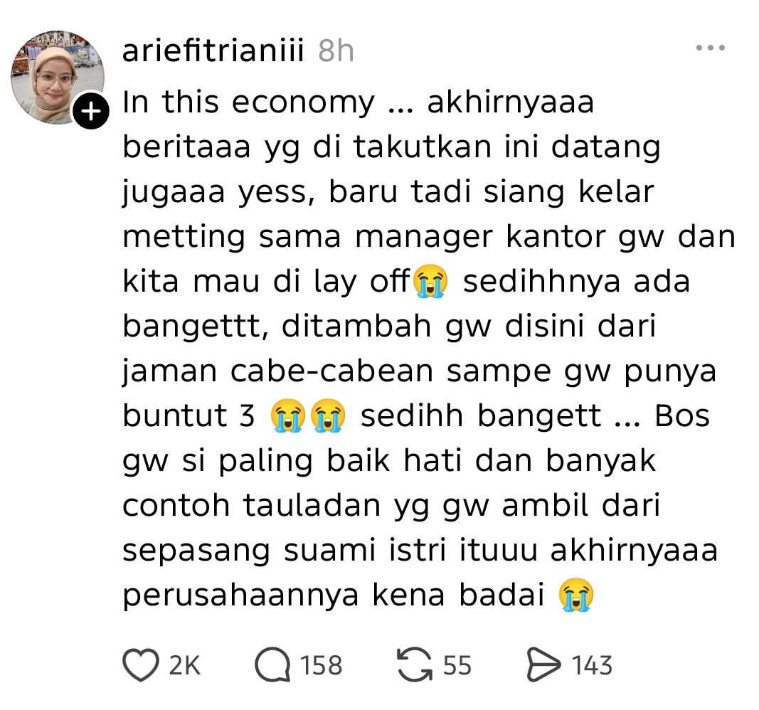 txtdarigenz97's tweet photo. Btw ini beneran loh.. 
kondisi ekonomi sekarang betulan jelek banget 

Jadi aku kerja di platform pengiriman uang
- Jumlah pengguna naik 
- Jumlah transaksi juga naik
- Tapi volume transaksi menurun 💀

Jadinya, keuntungan perusahaan makin menurun. Jika terus seperti ini bukan gk mungkin bakal ada lay-off