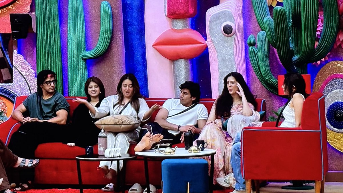 RajmaChaawalOG's tweet photo. Negative group of BiggBoss 20, straight up!!! https://t.co/xKmlG7O7Rn