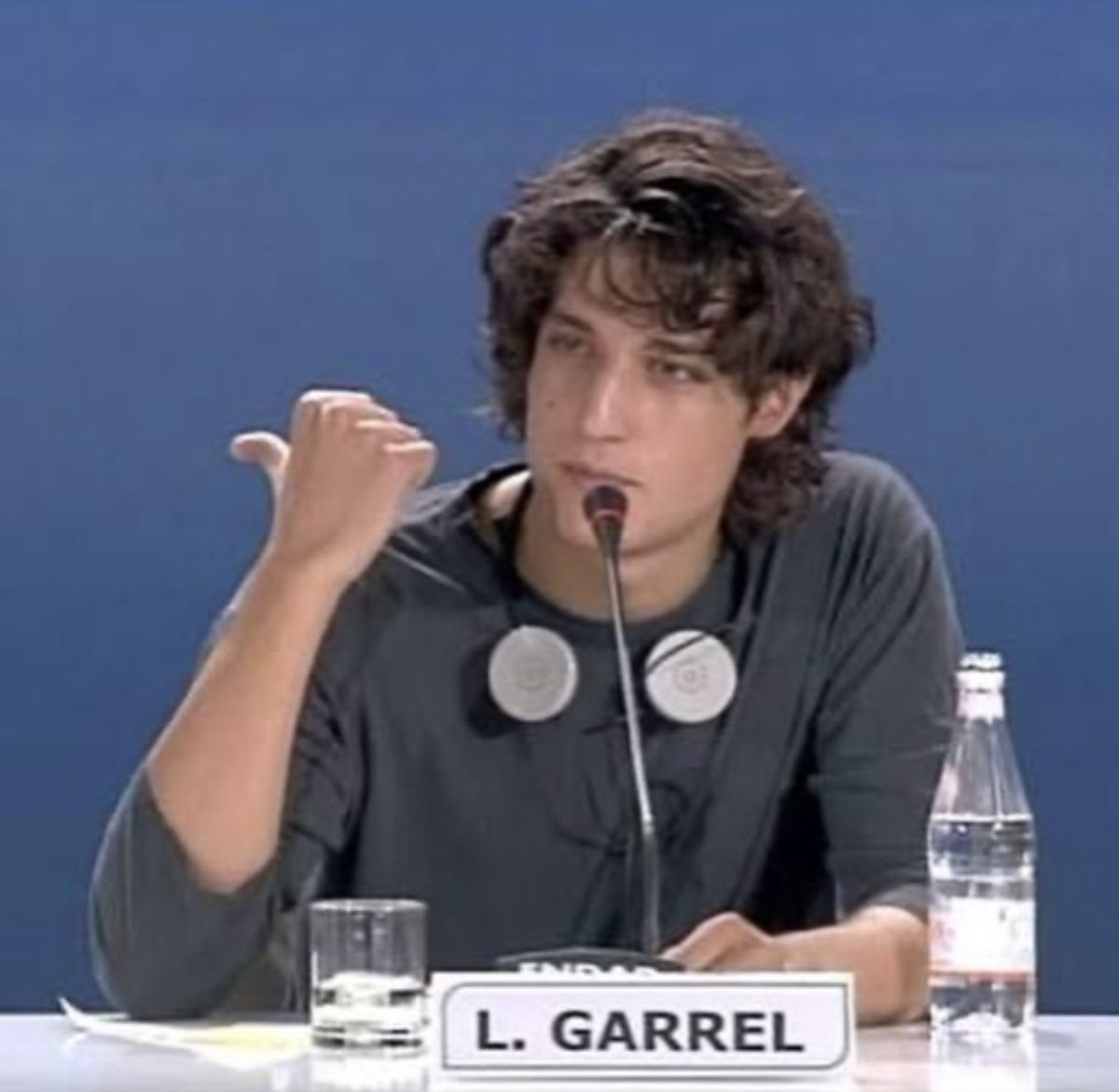 docenevoa's tweet photo. louis garrel in venice (2005) https://t.co/sxXWydhHWO