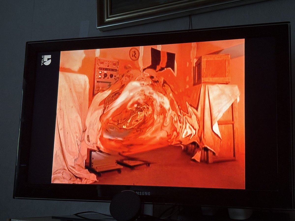 Alexslider's tweet photo. Damit endet #Sliders auf Tele 5. 🥺

Ab morgen läuft dann #StargateAtlantis auf dem Sendeplatz. https://t.co/HxyGY00uDB