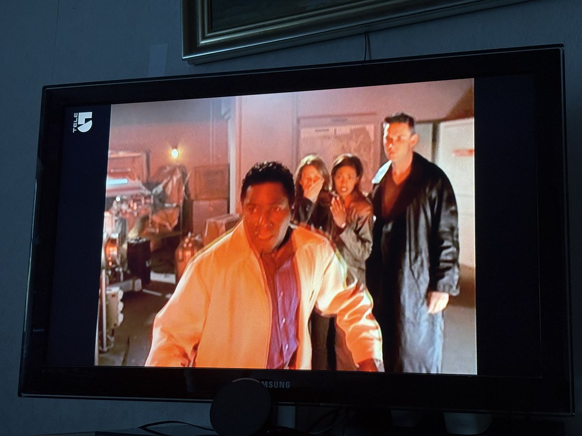 Alexslider's tweet photo. Damit endet #Sliders auf Tele 5. 🥺

Ab morgen läuft dann #StargateAtlantis auf dem Sendeplatz. https://t.co/HxyGY00uDB