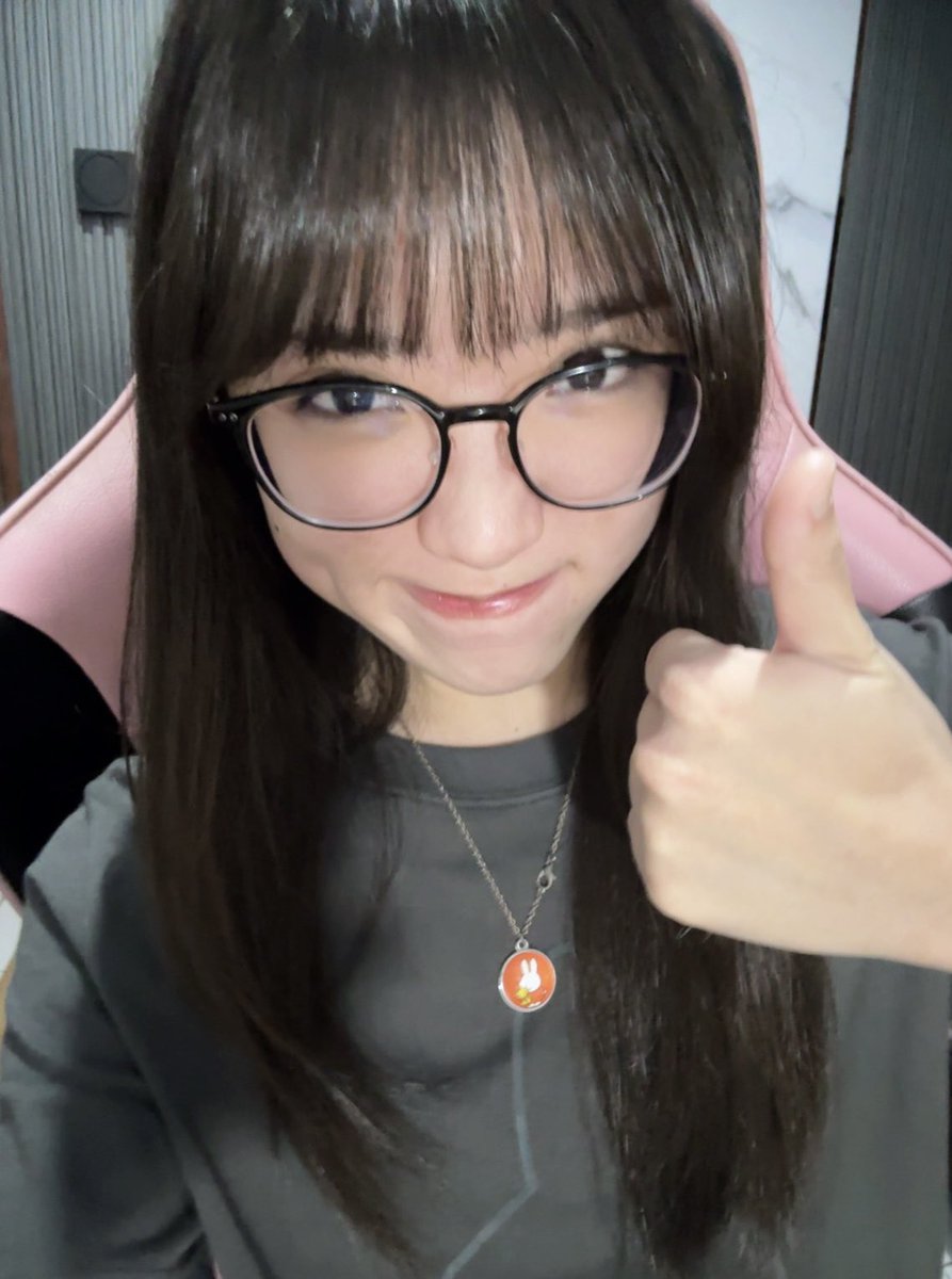 Gracie_JKT48's tweet photo. terimakasih banyak showroomnyaa!!
udah lama BANGEEETT yaa ternyata, kangen warga showroom🥹🥹 met istirahat yaaaa, semangat buat besok!! 😆💗 https://t.co/Pk2vB1QYq4