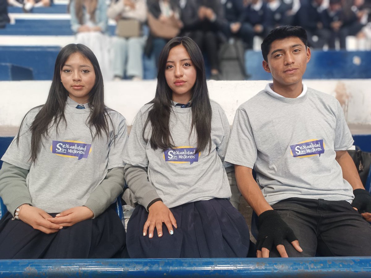 EducacionZ3_Ec's tweet photo. 🏫💙 Más de 800 estudiantes de 15 instituciones de Ambato participaron en un encuentro por la Semana Andina, fortaleciendo conocimientos para tomar decisiones responsables y construir sus proyectos de vida. 🙋‍♀️🙋‍♂️📚 https://t.co/6z5c1RPmWw