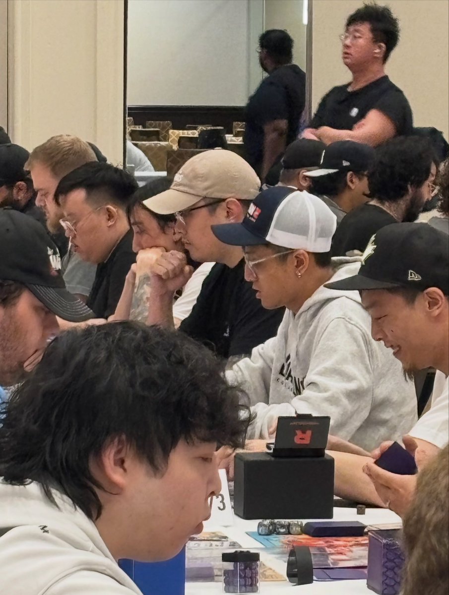 skycalvn's tweet photo. Life update:

Went back to college, started competing in the One Piece. Trying to take it semi serious with the limited time I have. 

Danireon are big CoD fans and wanted to gift them one of my old @Envy  jerseys, and represented them in my first ever Regional earlier this year! https://t.co/cFuIba85Pt