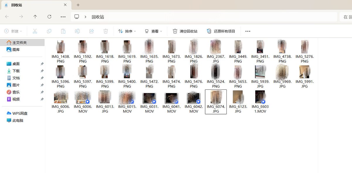 kkwb90's tweet photo. 今天打开了上学用的电脑，文件里还有很多跟前对象的视频截图漏了没删，照片很多没翻到底，懒得翻了，这次先删这些。看着以前的照片真的很感慨，之前两个人都很单纯很幸福，但从分手的那一刻起，所有的信任就全崩塌了，之前也只是回忆了，还好我现在已经能平静的删掉这些照片，没有帮别人守着以前的义务 https://t.co/NsKrDIkXjl