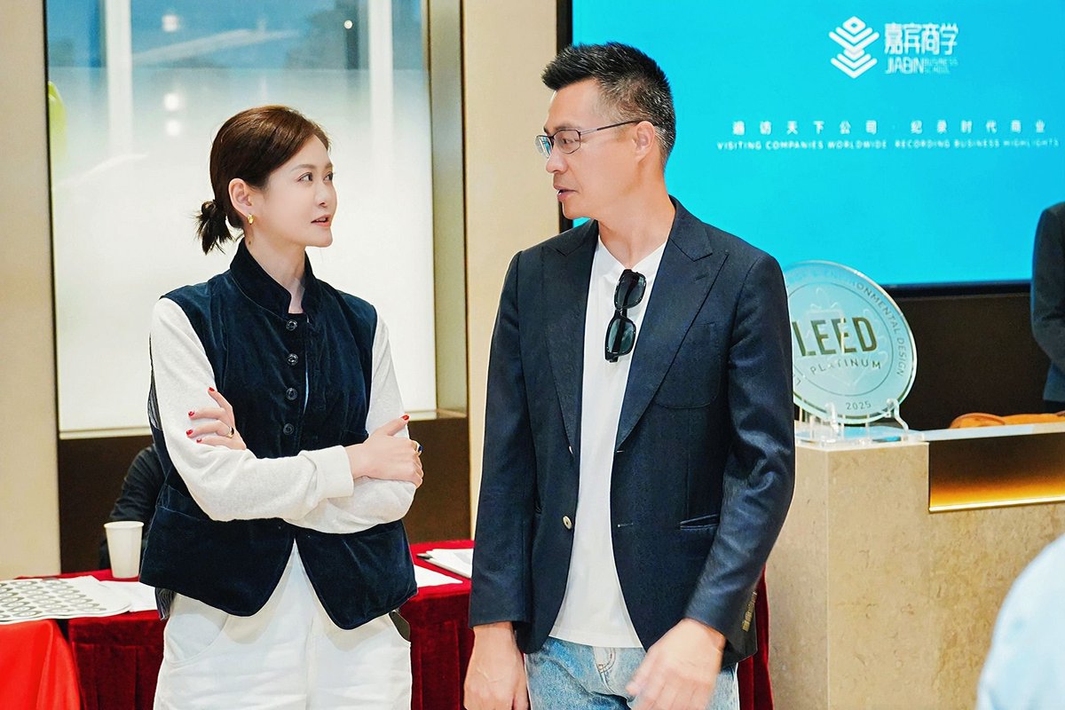 KikiLiao07's tweet photo. Shanghai VC Networking Event. 
thanks to #DraperDragon 
#IDG  #韩国Kip  #软银中国  #火山石资本 https://t.co/h6JRVlGcvH