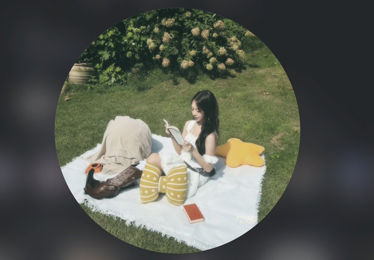 chwn61's tweet photo. SEOWON from UNIS just changed her profile picture for the first time in a long time. #UNIS #fnfentertainment #NANA #나나  #유니스 #SEOWON  #임서원 #코토코 #GEHLEE #KOTOKO #엘리시아 #ELISIA  #YUNHA #방윤하 #YOONA #오윤아 #HYEONJU #진현주 #everafter #SWICY https://t.co/twwecuEkY6