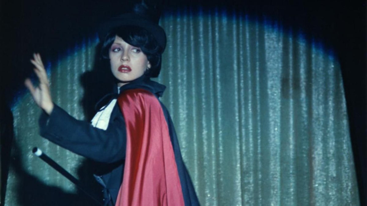 davidcinema's tweet photo. Surrealism and film have been together since the early 1920s. We present you The 30 Best Surrealist Films Not Directed by Luis Bunuel: https://t.co/yybS24aT0Y https://t.co/3oBWbWgSZb