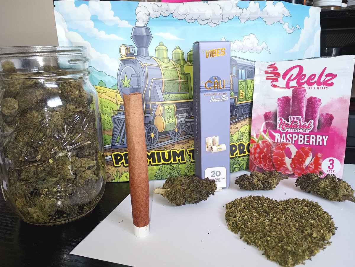 ChronicSession's tweet photo. Still #rollingup the same old way? ๐
Real #fruit.
Easy to roll.
Slow burn.
Clean taste.
#RollDifferent.
4pk Combo $20 #FreeShipping
๐ Shop #FruitPeelz.
https://t.co/J4gpRhsJif https://t.co/JTBVXis2hs