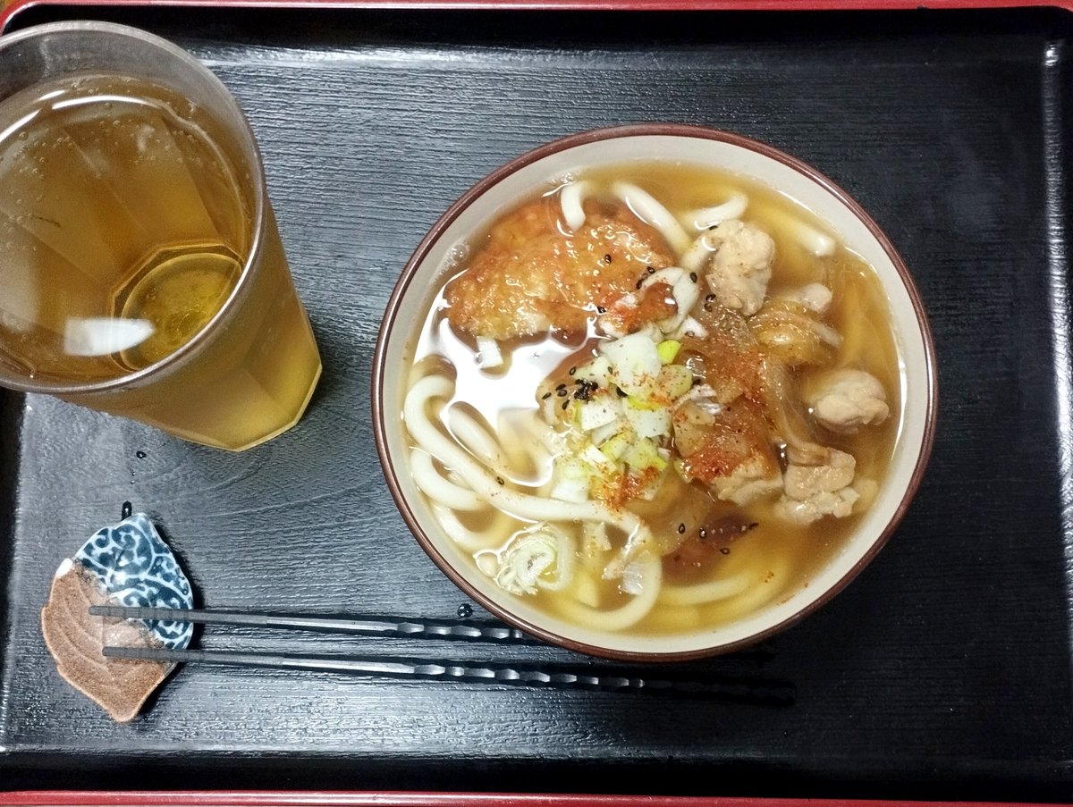 kuuoji's tweet photo. 2026, 9月22日、火曜、夕食、かしわうどん

かしわうどん280円、調味料50円

計  330円
ごちそう様でした🙏😋
#おうちご飯
#自炊記録
#食費
#かしわうどん https://t.co/6R1c1fZMIn