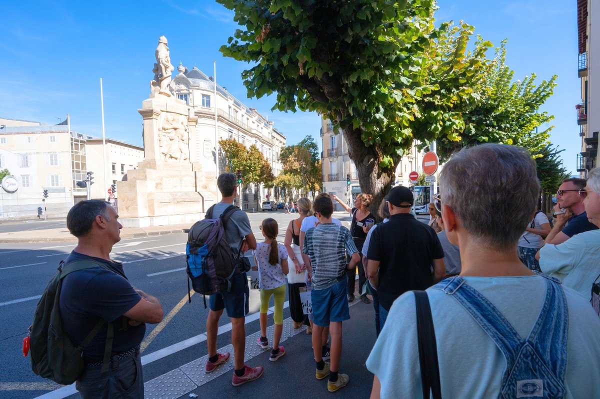 ClermontFd's tweet photo. Ce week-end, lors des journées européennes du patrimoine, Clermont-Fd dévoilait ses trésors cachés. 👀
Visites théâtralisées, concerts dans des lieux exceptionnels, découvertes des caves, ateliers photographiques… 🎶📷
Quels secrets du patrimoine clermontois avez-vous exploré ? https://t.co/Yxtzwj84Pz
