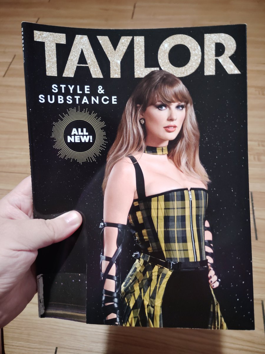 TSCollector13's tweet photo. (New taylor swift collection highlights)

New:
2 TS books and 2 TS magazines https://t.co/al2VHHC6eO