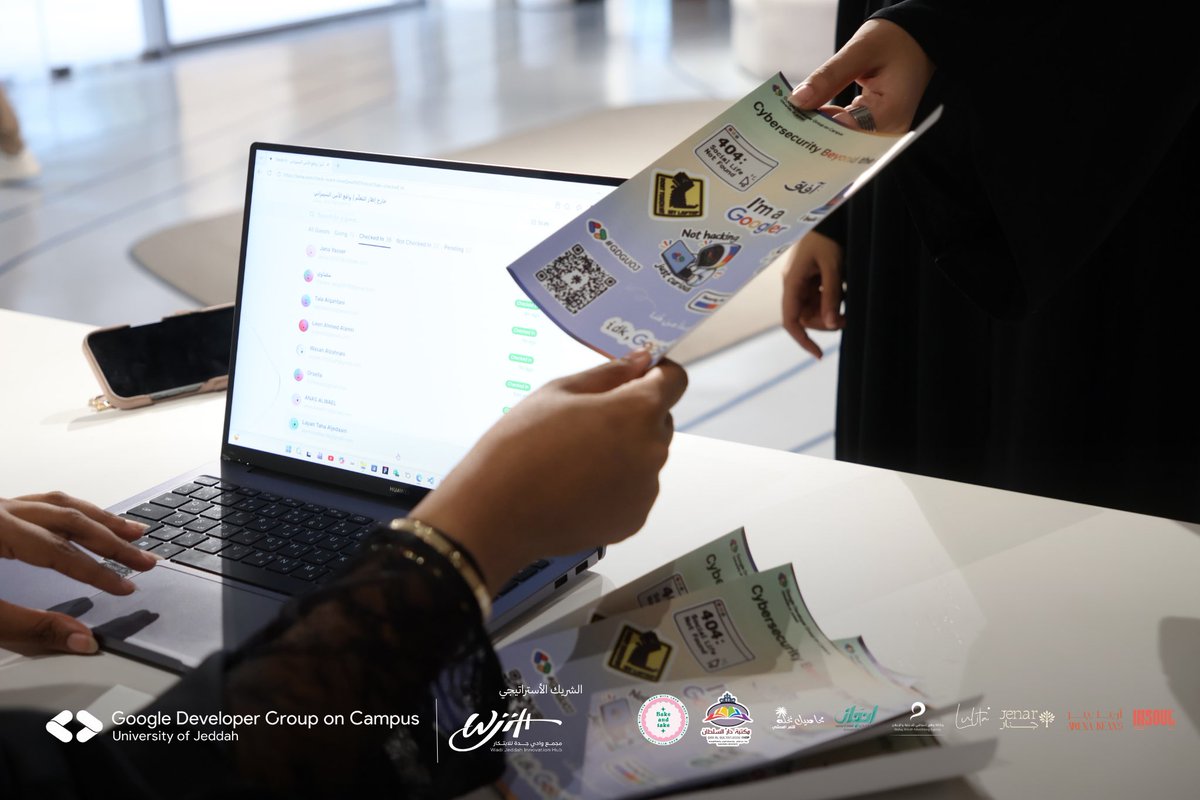 GDGUOJ's tweet photo. كل إشارة تقود لخطوة 🔍
في ورشة خارج إطار التعلّم | واقع الأمن السيبراني، قدّمت م. ضحى باقارش تجربة قرّبتنا من واقع العمل في الأمن السيبراني، وتعرّفنا خلالها على طريقة تحليل التنبيهات وربط الأدلة للوصول إلى الصورة الكاملة✨🛡️

#آفاق_GDGUJ https://t.co/q7VLrr9P6n