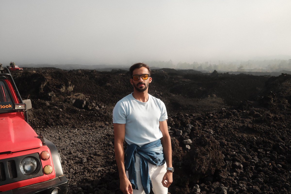 G42F__'s tweet photo. Black lava II 🌋

Bali 🇮🇩 https://t.co/yNLL8Gkhed