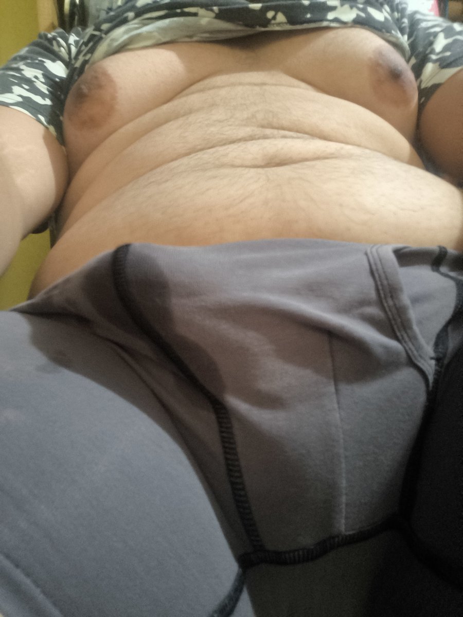 NerOkarRaw's tweet photo. Despierto con el boxer bien sucio y pegajoso, bien duro en solo pensar en tu carita y como voy a dejar mi leche dentro de ti. 😈🍼
No puedo evitarlo. Soy tuyo y de nadie más.
#MorningWood #Precum #BoxerPegajoso #SoyTuyo #DuroPorTi #DespertarCaliente #GayMorning #NSFW #BuenosDías https://t.co/yY2Jp9PcvH