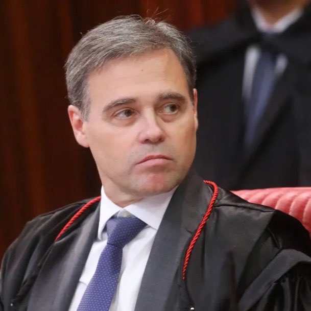 NewsLiberdade's tweet photo. 🚨URGENTE - André Mendonça responde Alexandre, pede o arquivamento sumário de denúncia e diz que ele deveria ser investigado por abuso de autoridade https://t.co/2kx2xuXZKx