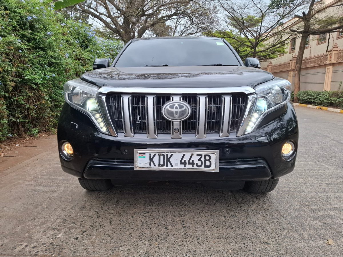 Manuouteroamers's tweet photo. 2016 TOYOTA LANDCRUISER PRADO J150 1GD DIESEL TZG (Leather - Sunroof) - [KDK/B]*

~ Year : 2016 Model
~ *2800cc 1GD Diesel Engine* 
~ Automatic transmission. 
~ *Height Control* 
~ *Sparkling Clean Black Leather Interior*
~ *Sunroof*

- *Selling Price KShs : 5.2M* https://t.co/lLh5BLZBEa