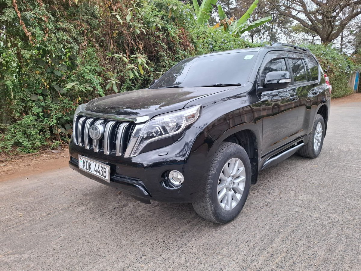 Manuouteroamers's tweet photo. 2016 TOYOTA LANDCRUISER PRADO J150 1GD DIESEL TZG (Leather - Sunroof) - [KDK/B]*

~ Year : 2016 Model
~ *2800cc 1GD Diesel Engine* 
~ Automatic transmission. 
~ *Height Control* 
~ *Sparkling Clean Black Leather Interior*
~ *Sunroof*

- *Selling Price KShs : 5.2M* https://t.co/lLh5BLZBEa