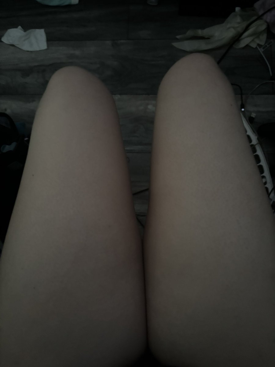 lynandbones's tweet photo. then/now holy shit im huge… https://t.co/yHrs7pMVxg