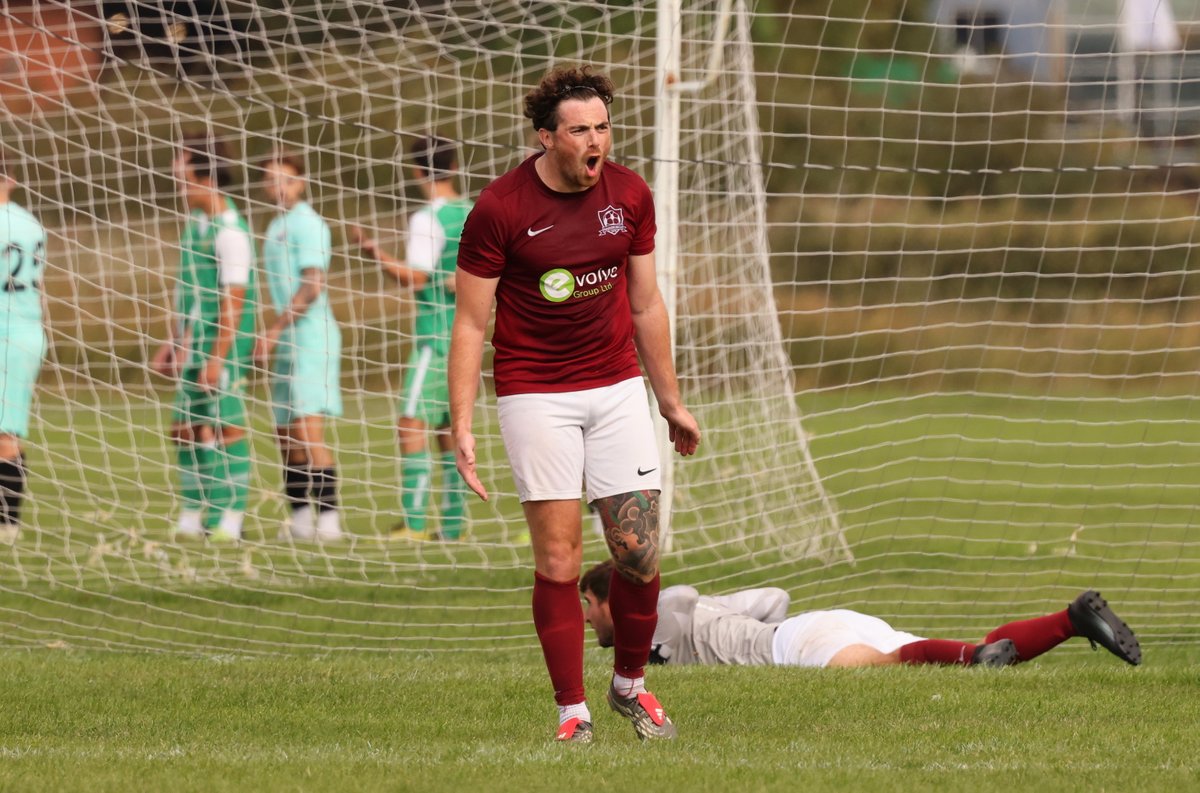 ParksFooty's tweet photo. Portsmouth Sunday League Division 1 action at #farlington on 20.09.26
@PurbrookUnited v FC Lakeside
Photos at https://t.co/X1FjlDUBN1
#grassrootsfootball #copsl #sundayleaguephotos #parksfootball https://t.co/X4RRMb2GvT