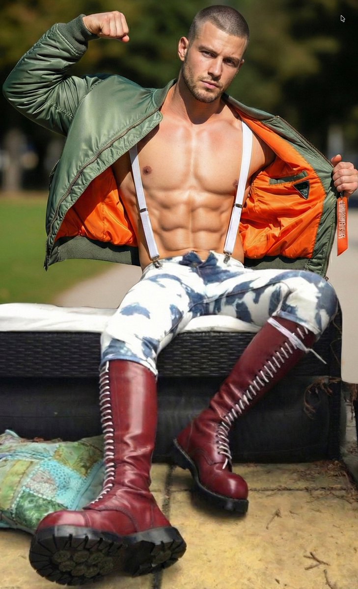 Slave31201302's tweet photo. White guys drop bombs — sex bombs in red boots. https://t.co/F32St4aMC1