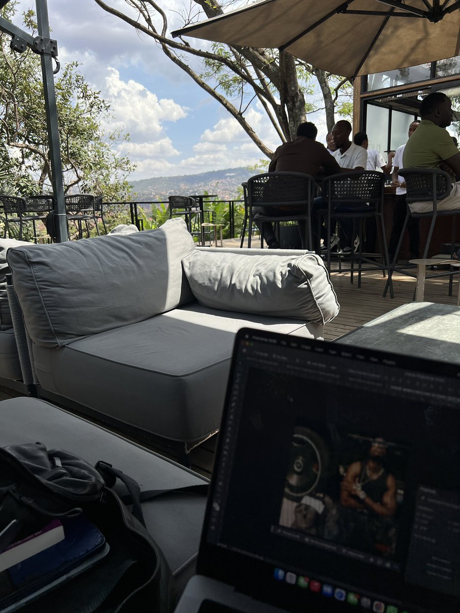 damn_essie's tweet photo. Working from a diff city, that shit don’t stop https://t.co/qUHneD56e6