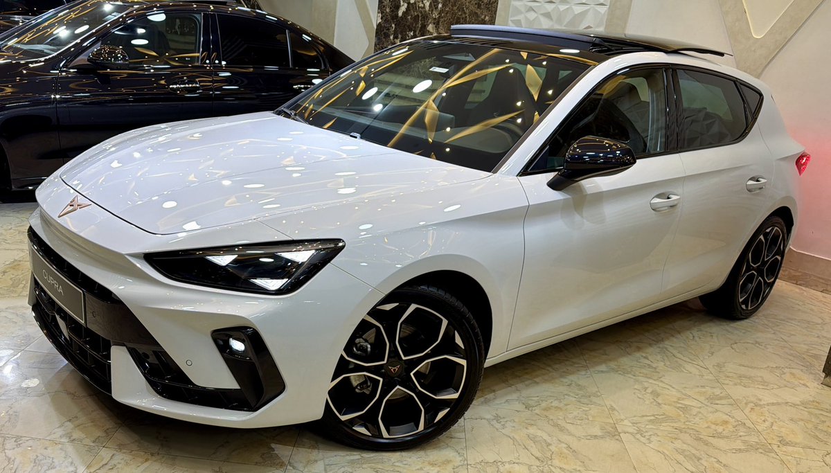Auto_Elshafeey's tweet photo. #SEAT  LEON  CUPRA
1400cc 150HP . ModeI:2026
19.000K.m . Portect me 
3 Years licenses . Like Zerooo
Mobile 01006787668 _ 01060005440 https://t.co/eKbDlalDkm