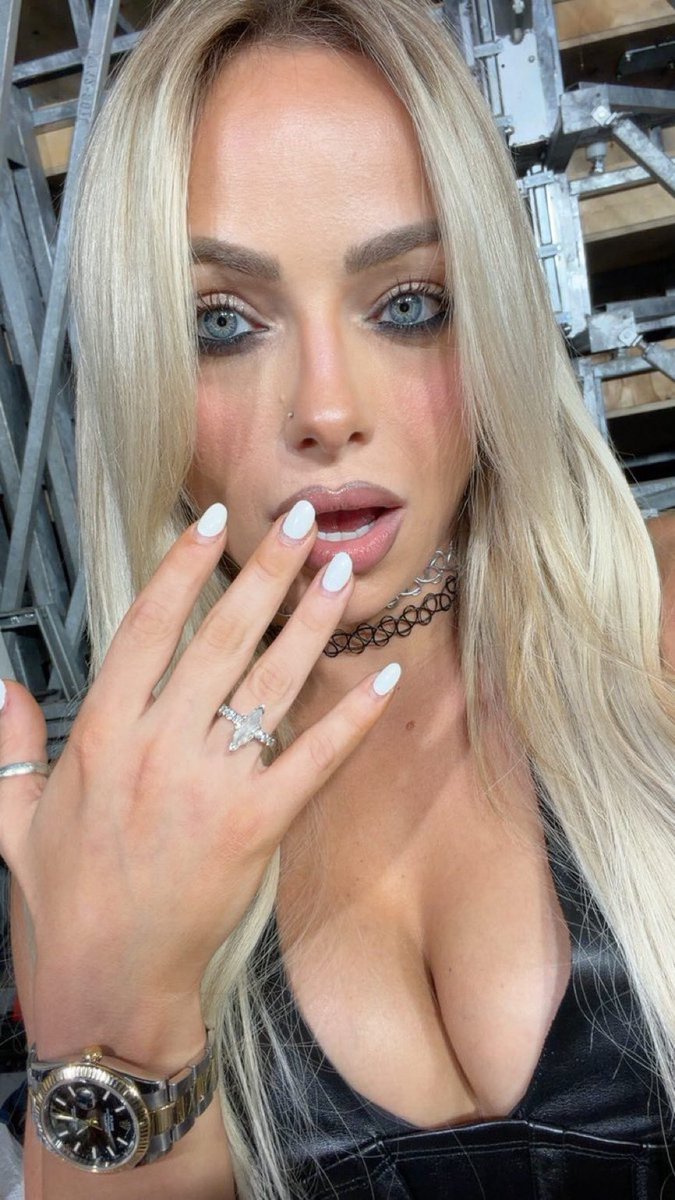 xwhpy's tweet photo. راو هو عرضي المفضل بدون منازع 😋😵‍💫😵‍💫
#WWERaw https://t.co/QW4HP5mMMm