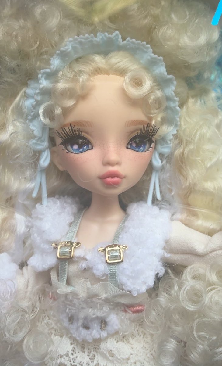 SashazDollz's tweet photo. My Albino Princess https://t.co/HUe3hQ2pAD
