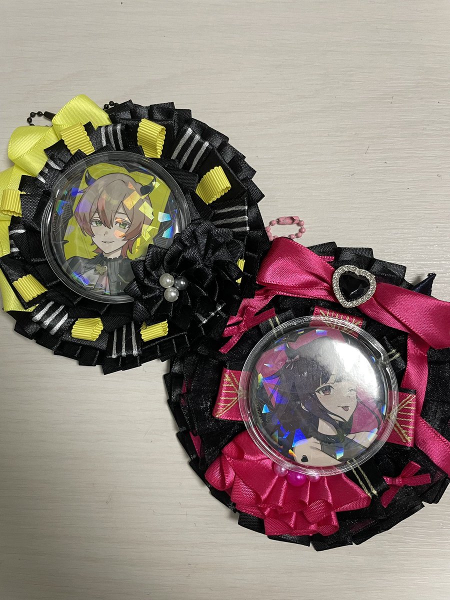 niar_1111's tweet photo. 커미션 엽니다

기본타입(58mm):2.5

-일주일내로 마감 예정
-자석으로 별도 조치 없이 캔뱃지 고정 가능
-뒷면 군번줄 고리 존재
-사진 보내주시면 최대한 맞춰드립니다(캐상관x, 기본적으로 오마카세)

목표금(2분) Rt해주신 트친분들중 한분을 선점하여 무상으로 제작해드립니다! https://t.co/Zq5fiB35lD
