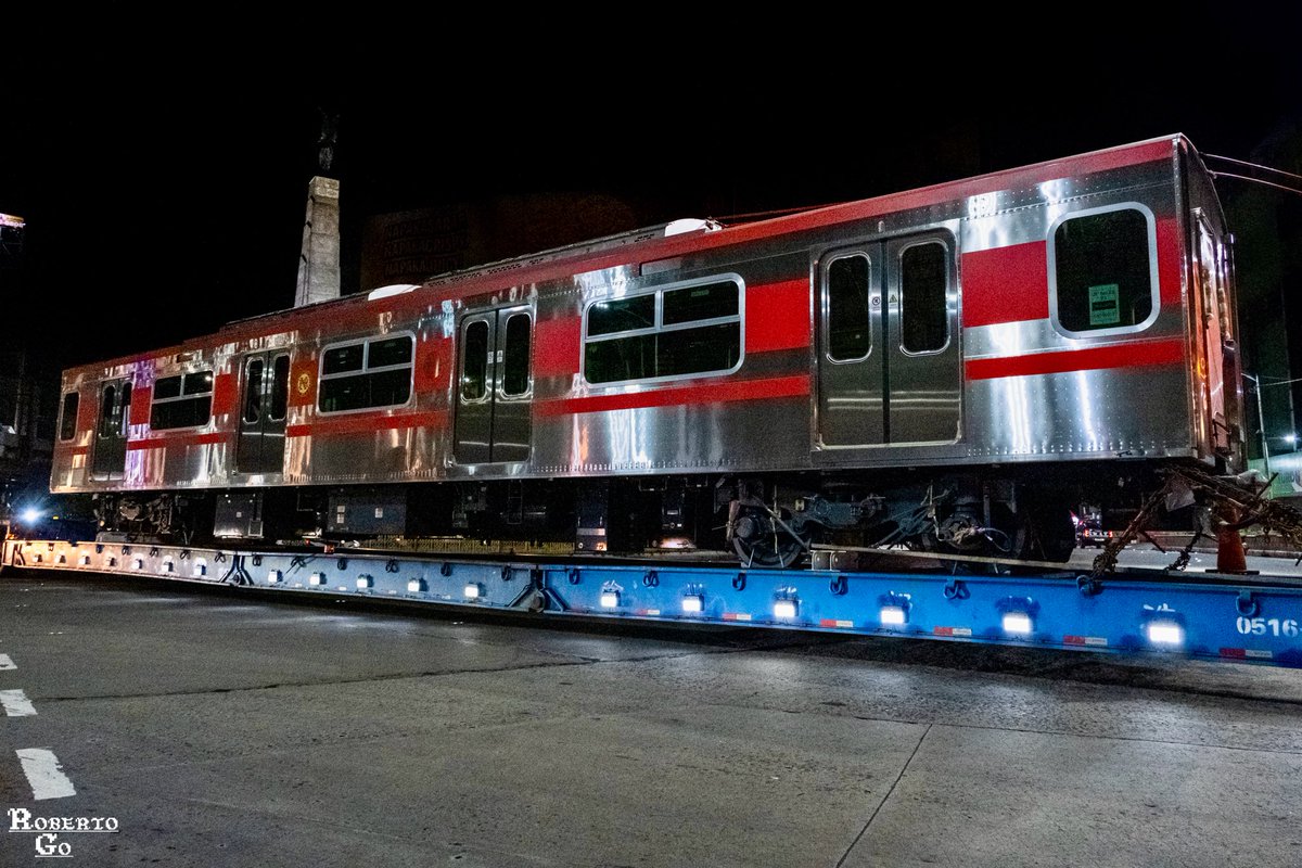 StTopHat's tweet photo. After ages of sitting in Japan

I’m happy these EMUs are finally getting delivered to the depot https://t.co/xPNh4JTrzH