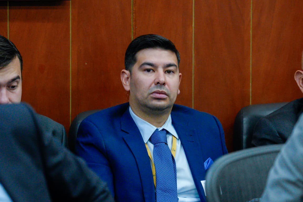 UPRAColombia's tweet photo. 🏛️ A esta hora, nuestro director general (e), Alberto Esmeral, acompaña al @Minagricultura, Indalecio Dangond, en el debate de control político citado por la Comisión Quinta del @SenadoGovCo

En este espacio, como sector, articulamos esfuerzos para abordar la situación actual del campo, la ejecución presupuestal requerida y las prioridades para avanzar en la construcción del ‘Campo Milagro’. 🌾🇨🇴

#ElCampoNoPara #PlanificaciónRural #UPRA