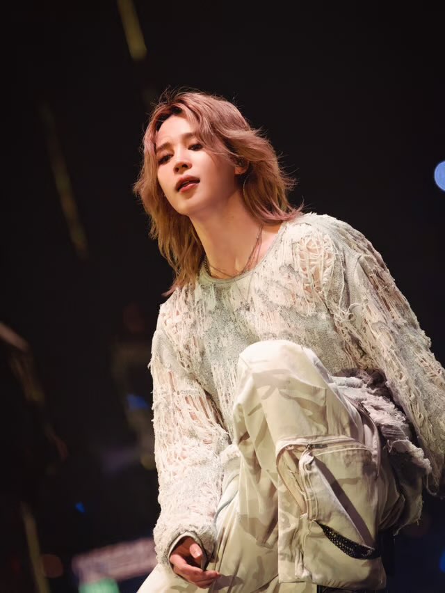 JiminGlobal's tweet photo. [K-News] BTS Jimin has been voted the “No. 1 Man. You Want to Copy This Fall”. Harper’s Bazaar takes a closer look at the effortless fashion sensibility behind his appeal, breaking down six of Jimin’s signature styling formulas beyond luxury campaigns and the details that make his looks so distinctive, aspirational, yet genuinely wearable.
