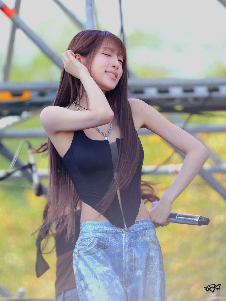 yenartz's tweet photo. 260920 Asia Top Artist Festival
@Sesanga_ssauza
#최예나 #예나 #YENA #イェナ https://t.co/OVHzRWhxSJ