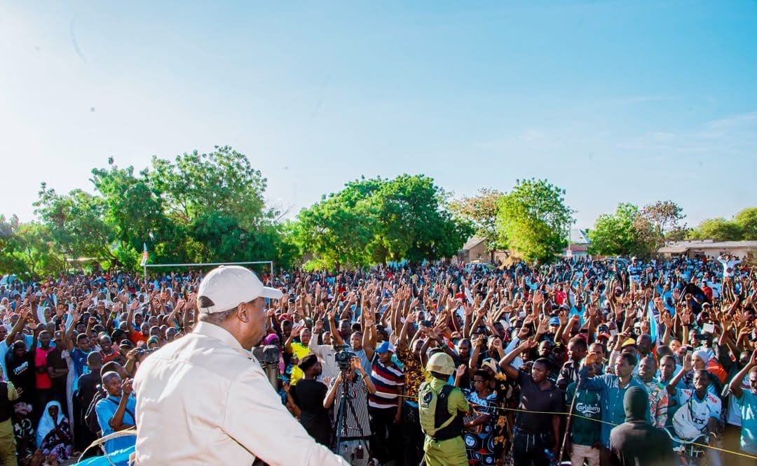 Sativa255's tweet photo. Matukio katika picha Mkutano wa Hadhara leo tarehe 22 Septemba 2026, Shinyanga Mjini, ambapo mgeni rasmi alikuwa Makamu Mwenyekiti Bara Mhe. John Heche.

Wananchi wameendelea kuiunga mkono CHADEMA kwa wivu mkubwa sana.

REPOST 200 https://t.co/ow714IatXE