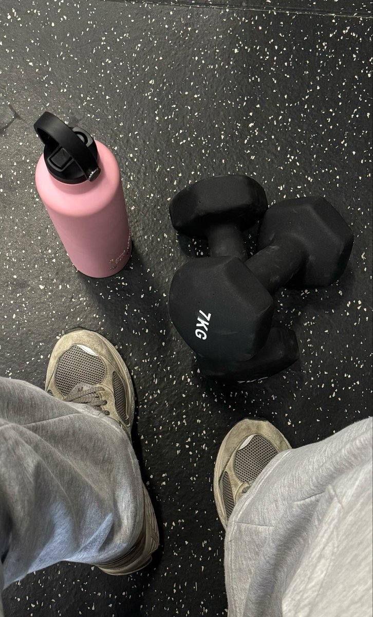 asiiisaw's tweet photo. 🧬⭐️🧫💉🏋🏻‍♀️ https://t.co/VbxnRY12M6