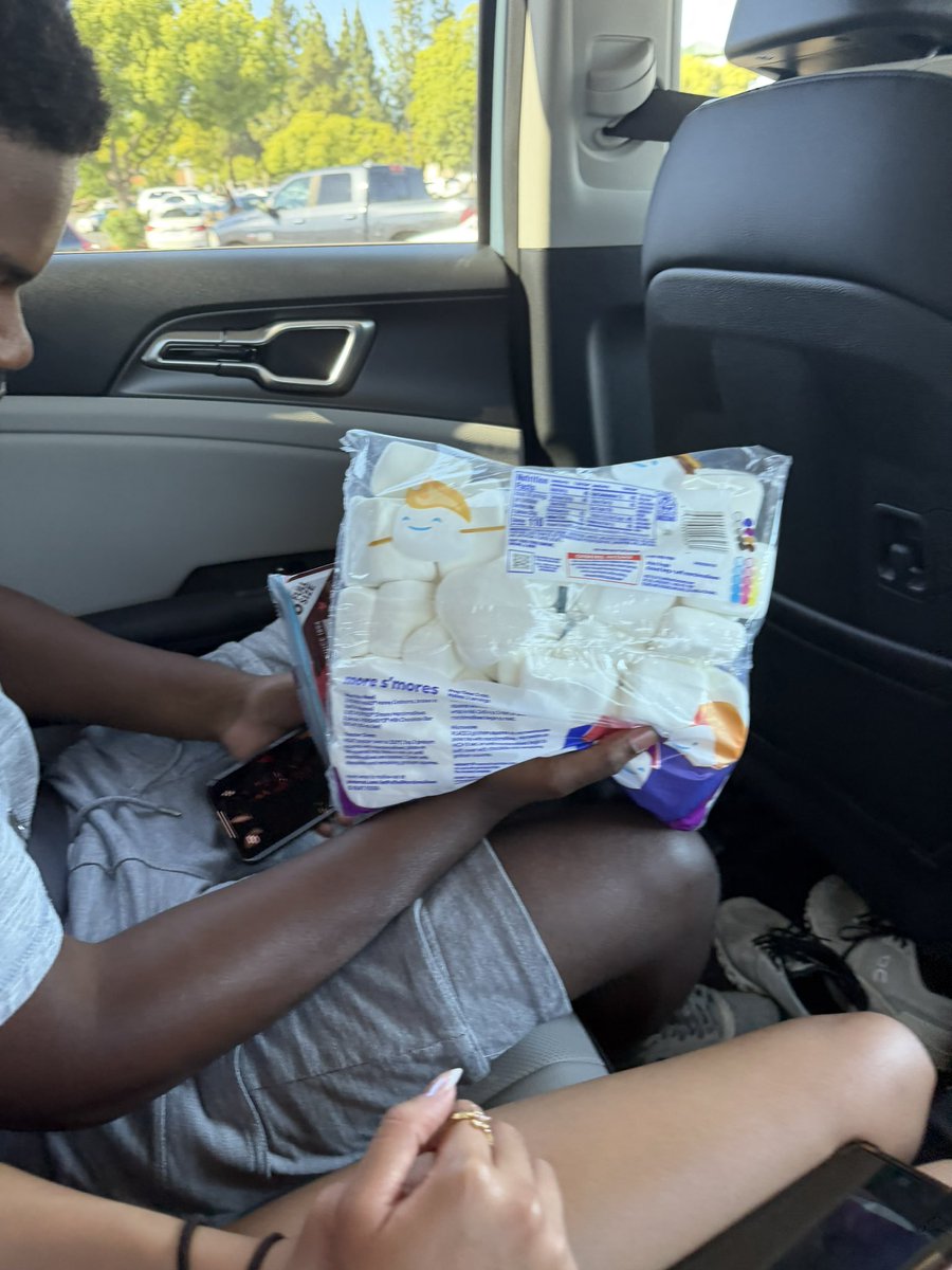 houdontknowme's tweet photo. I can’t believe he’s a fucking navy sailor now in submarines and shit man I rmeneber the first day of 5th grade him bringing in his little bible UGH KILL ME BOW 😭💔💔 https://t.co/gvZsZO7Tdz