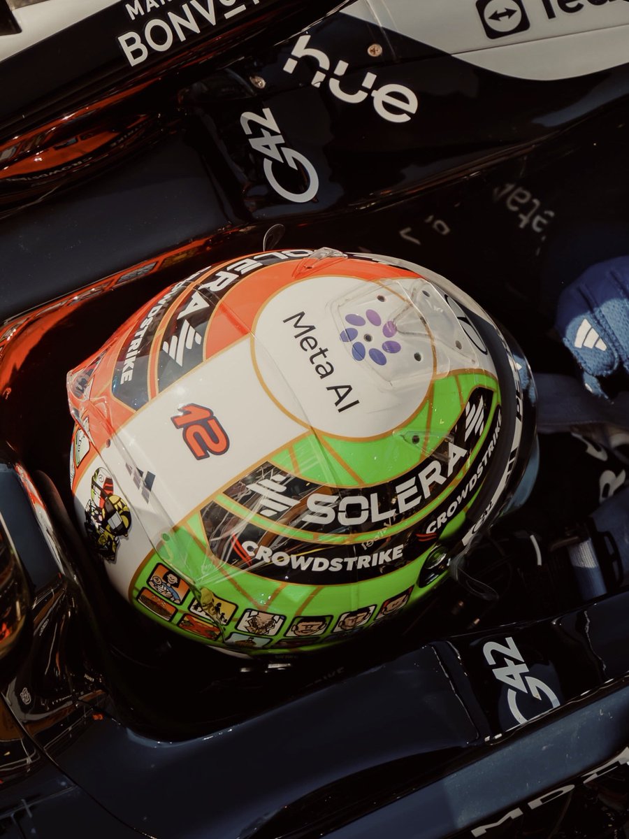 lifeinrosyhves's tweet photo. "Antonelli can be the future Italian hope in F1" — Valentino Rossi, 2023 

3 years later Kimi won at Monza with a special helmet from Rossi!!! this is actually crazy 😭😭 https://t.co/G09mMNBvwv
