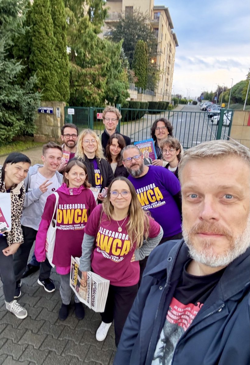 mmzawisza's tweet photo. Ta drużyna @owca_aleksandra rusza aby od drzwi do drzwi przekonywać mieszkańców Krakowa do zagłosowania na najlepszą z kandydatek! https://t.co/4vUX8EiR9o