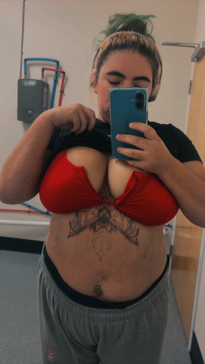 Annaxkitty's tweet photo. #ofgirl #onlyefansbabe #babe #freaky #onlyfans https://t.co/JKbBG90uHH