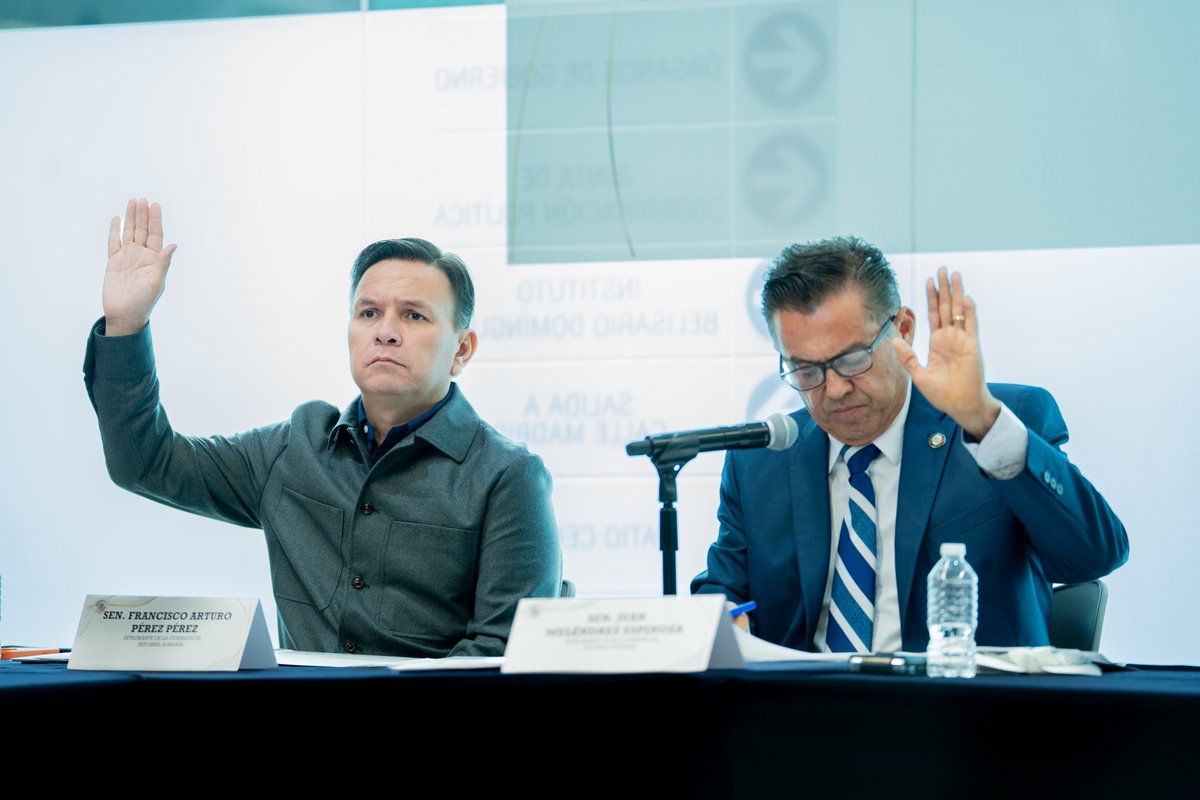 MorenaSenadores's tweet photo. ¡Por el desarrollo, el bienestar y la justicia de nuestro campo! 🌾🇲🇽

En Reunión de la Comisión de Reforma Agraria en el @senadomexicano las y los senadores que forman parte de esta comisión del Grupo Parlamentario de Morena, seguimos trabajando por los derechos agrarios de nuestras campesinas y campesinos.