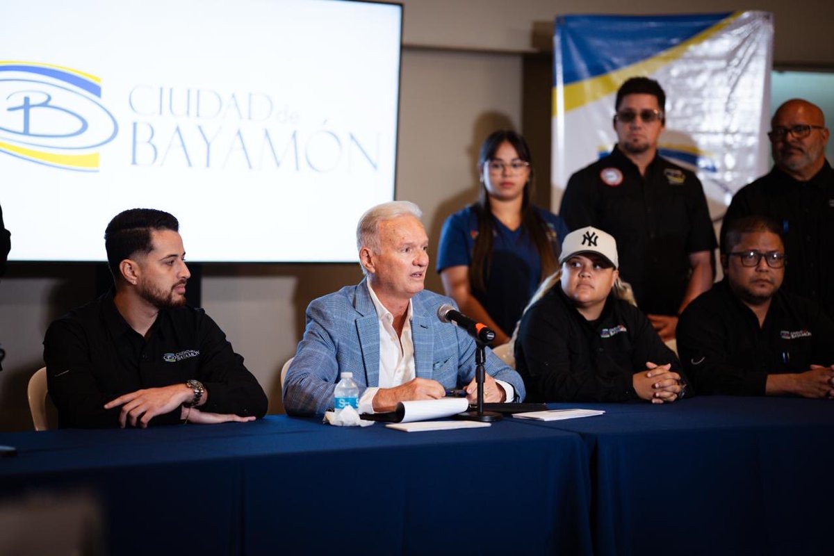 ramonluisrivera's tweet photo. A partir del 1ro de octubre, aumentaremos el salario mínimo de 1,214 empleados municipales. Bayamón se convierte así en el primer municipio en establecer esta escala salarial, con aumentos de hasta un 32%. Es un reconocimiento al trabajo y compromiso de nuestra gente. https://t.co/StqlPEYEY4